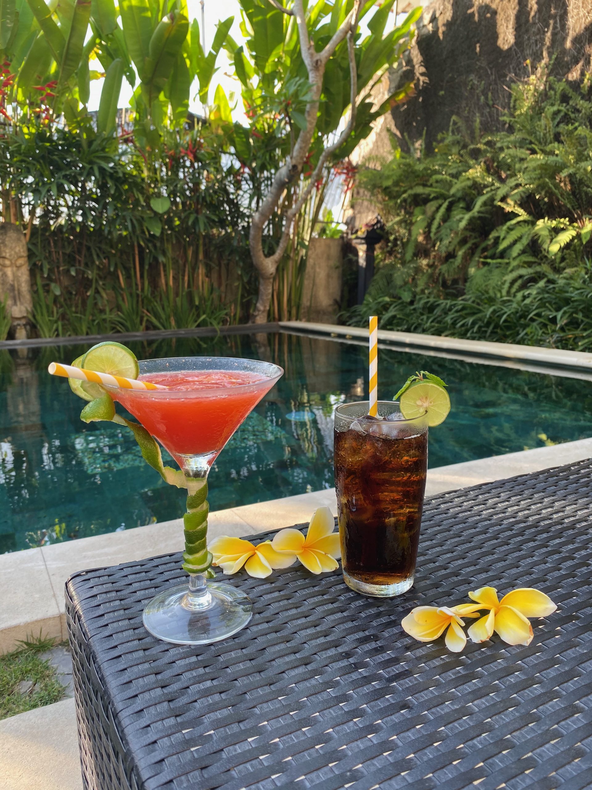 cocktail drinks by the pool